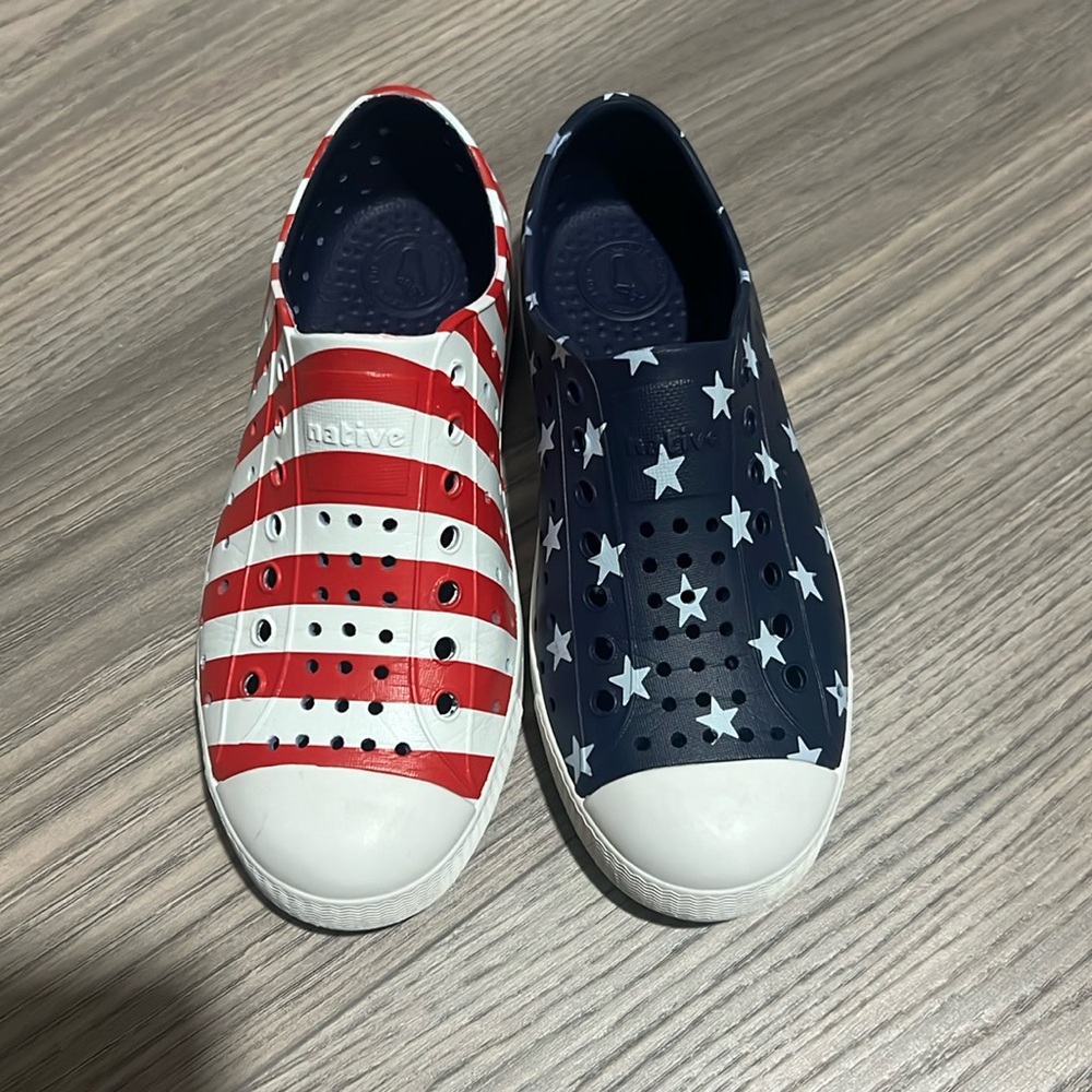 Native shoes Junior size 1 American Flag unisex
